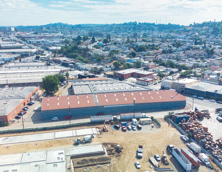 1520 N Ditman Ave, Los Angeles, CA à louer - Photo de l’immeuble – Image 3 sur 8