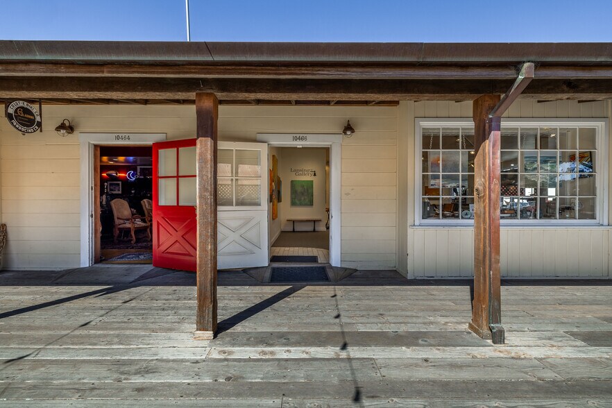 10470 Lansing St, Mendocino, CA à vendre - Photo de l’immeuble – Image 2 sur 31