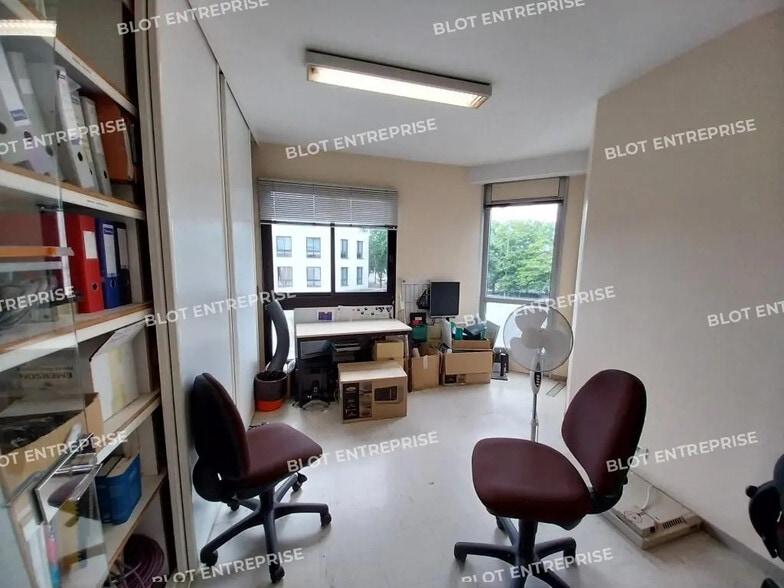 Bureau dans Saint-Nazaire à vendre - Photo de l’immeuble – Image 2 sur 5