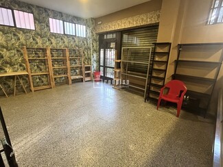 Plus de détails pour Calle Doctor Blanco Soler, 11, Madrid - Logement à vendre