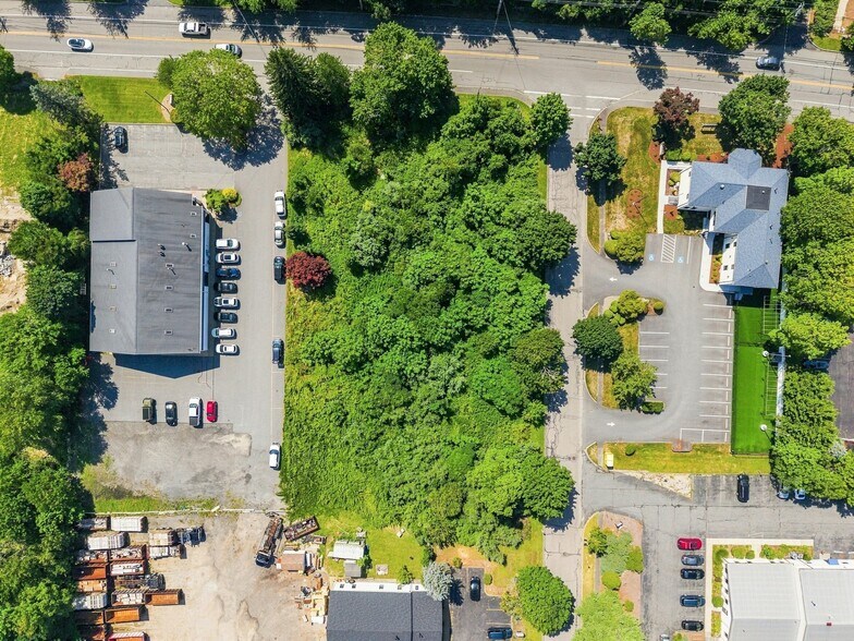 433 Faunce Corner Rd, Dartmouth, MA à vendre - Photo de l’immeuble – Image 3 sur 13