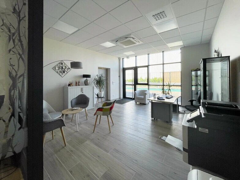 Bureau dans Beauvais à louer - Photo de l’immeuble – Image 2 sur 5