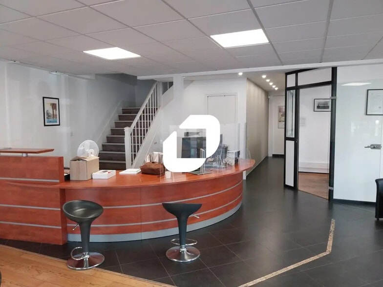 Local commercial dans Nantes à louer - Hall d’entrée – Image 1 sur 10