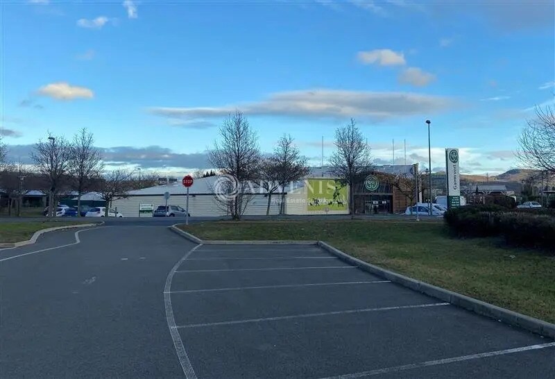 Local d’activités dans COURNON-D'AUVERGNE à louer - Photo de l’immeuble – Image 2 sur 12