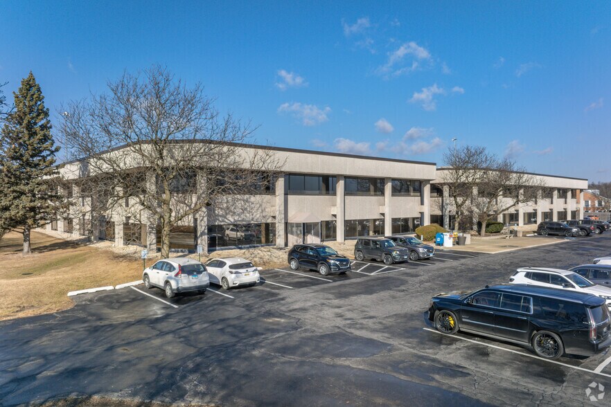 100 Tower Dr, Burr Ridge, IL à louer - Photo de l’immeuble – Image 3 sur 16
