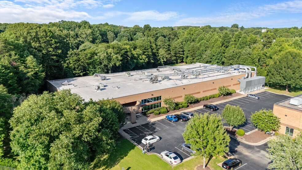 4320 Waterleaf Ct, Greensboro, NC à vendre - Photo principale – Image 1 sur 6