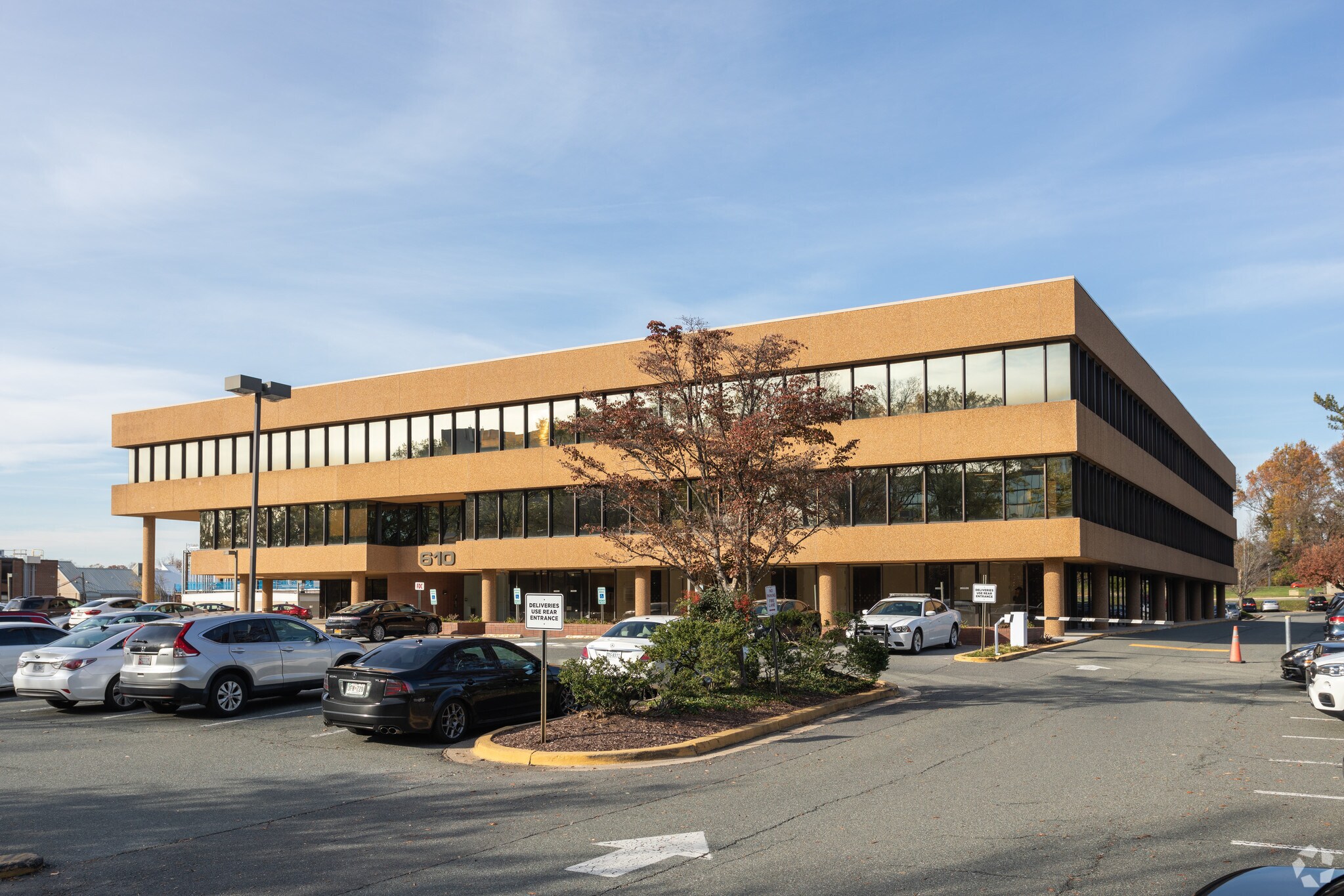 6101 Executive Blvd, North Bethesda, MD à louer Photo de l’immeuble– Image 1 sur 6