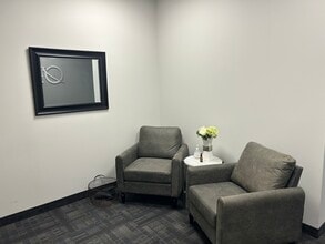 1750 Courtwood Cres, Ottawa, ON à louer Photo intérieure– Image 2 sur 8