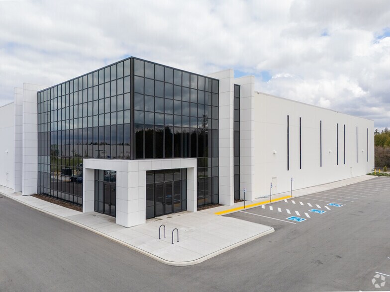 540 Hanlon Creek Blvd, Guelph, ON à louer - Photo de l’immeuble – Image 2 sur 6