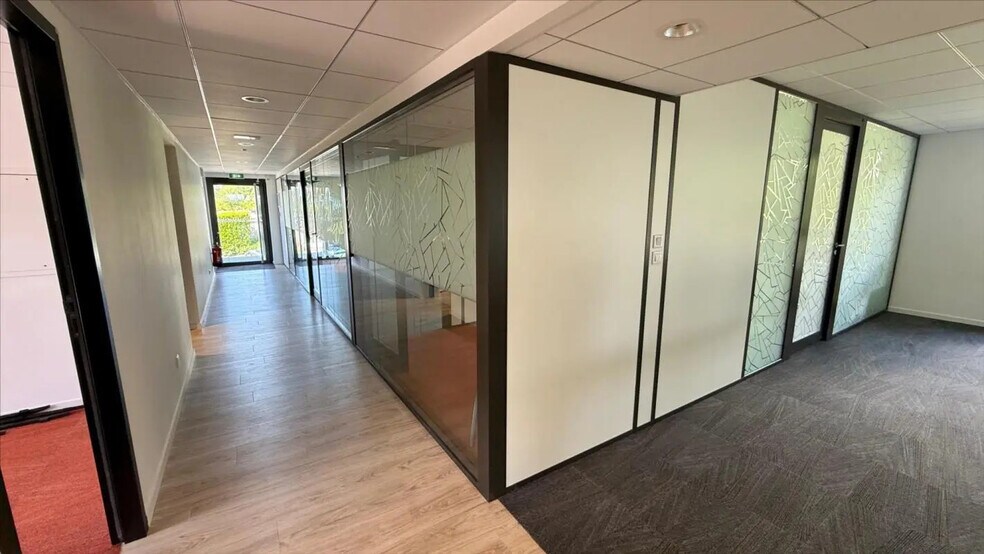 Bureau dans Ceyzériat à louer - Photo de l’immeuble – Image 2 sur 9
