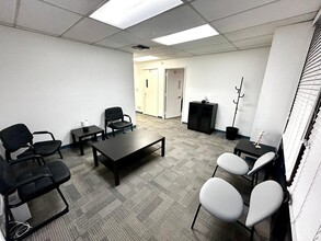 5558 California Ave, Bakersfield, CA à louer Photo intérieure– Image 2 sur 4