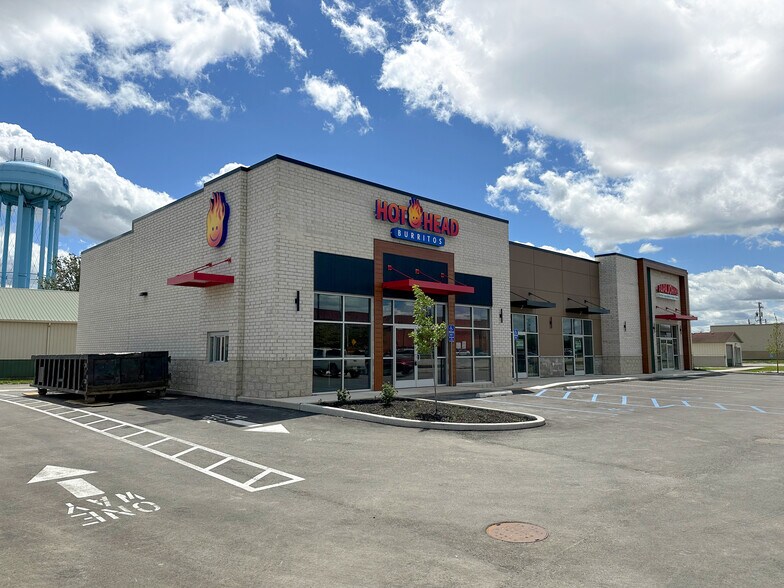 523 W 7th St, Auburn, IN à louer - Photo de l’immeuble – Image 2 sur 4