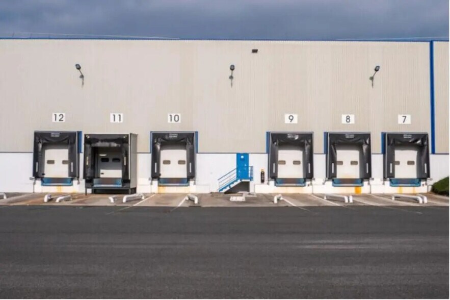 Industriel/Logistique dans Villeneuve-Saint-Germain à louer - Photo de l’immeuble – Image 3 sur 12