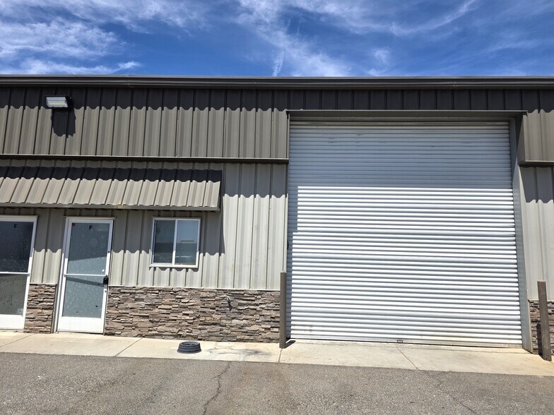 1021 Partee Ln, Ceres, CA à louer - Photo de l’immeuble – Image 3 sur 9