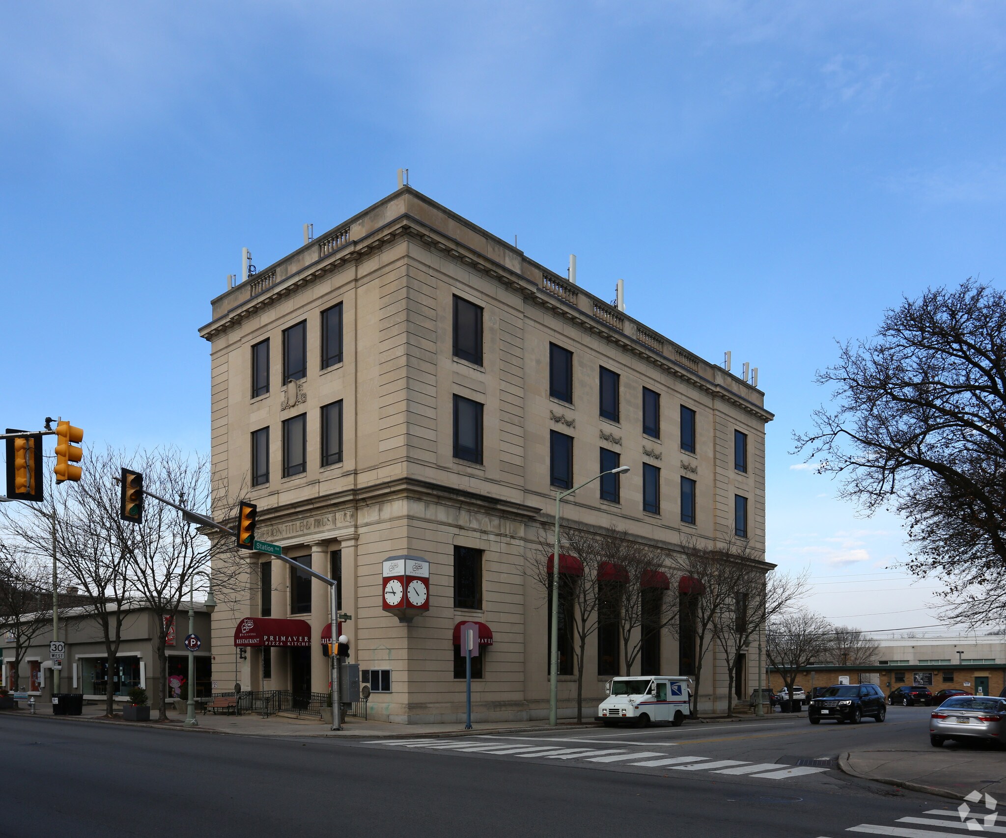 7 E Lancaster Ave, Ardmore, PA à louer Photo de l’immeuble– Image 1 sur 4