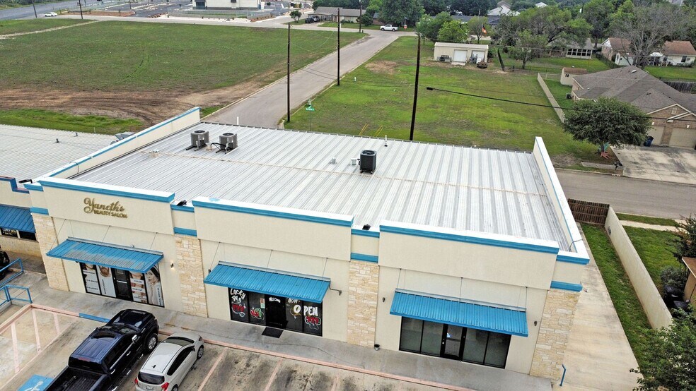 1071 E TX-46 Hwy, New Braunfels, TX à louer - Photo de l’immeuble – Image 2 sur 21