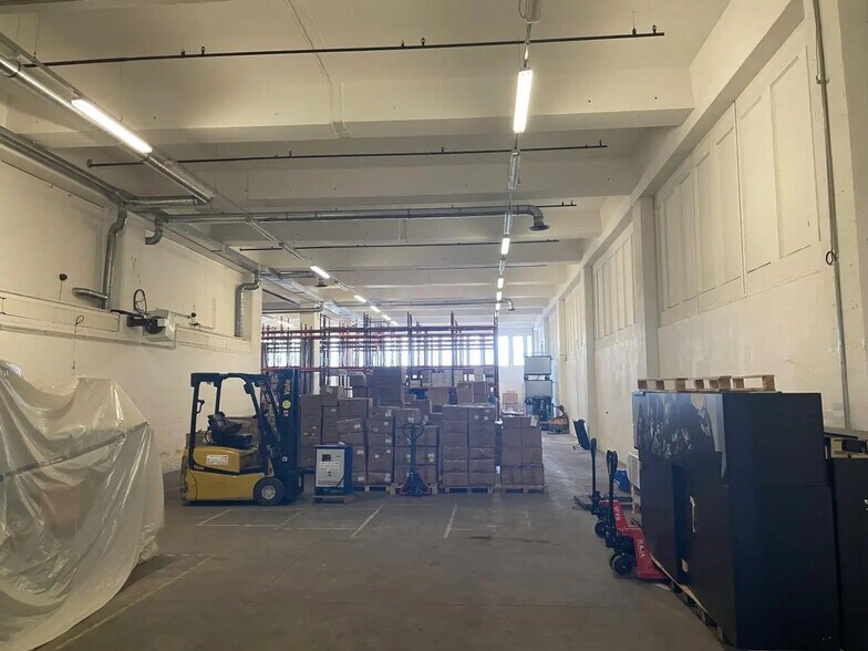 Local d'activités dans Montreuil à vendre - Photo de l’immeuble – Image 2 sur 6