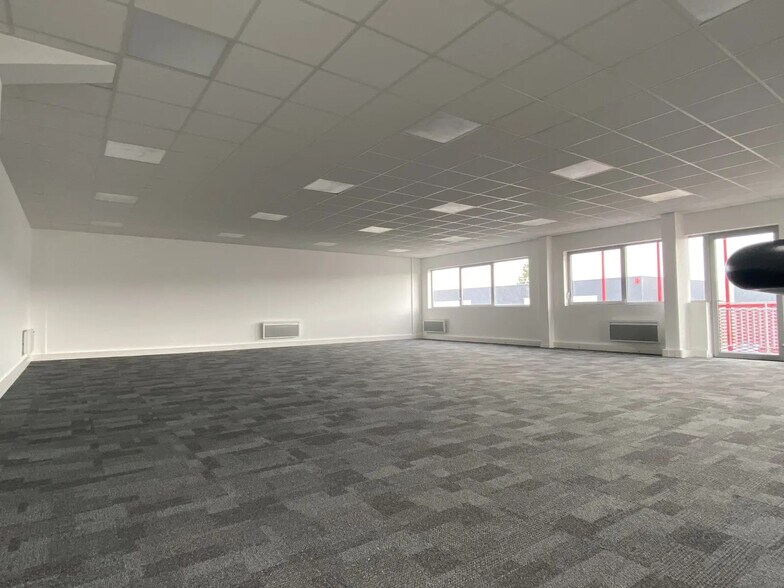 Local d’activités dans Argenteuil à louer - Photo intérieure – Image 2 sur 4