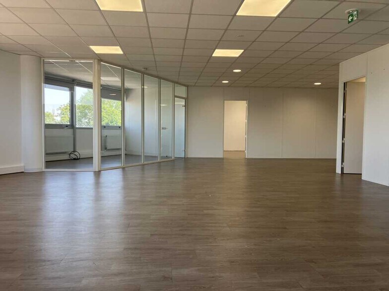 Bureau dans Nanterre à vendre - Photo intérieure – Image 2 sur 16