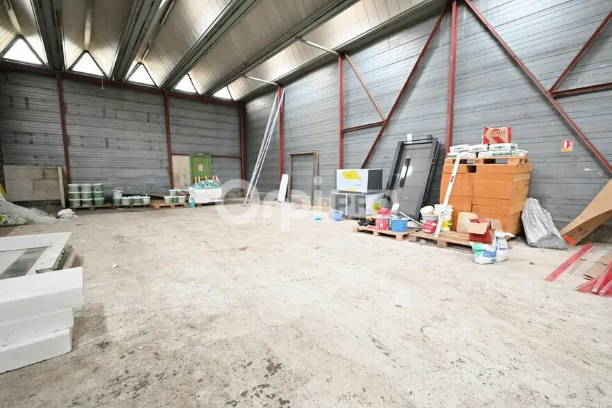 Local d'activités dans Le Creusot à vendre - Photo de l’immeuble – Image 2 sur 13