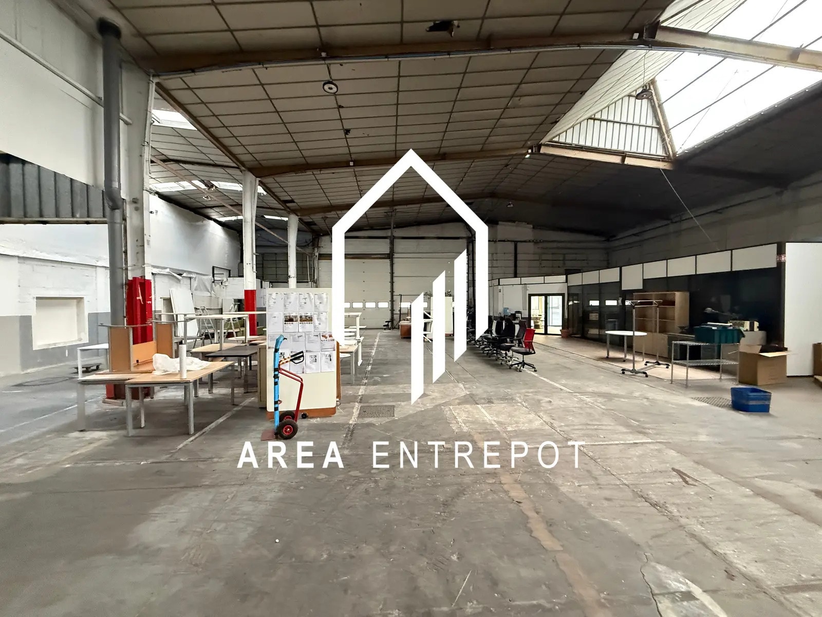 Industriel/Logistique dans Vitrolles à louer Photo intérieure– Image 1 sur 9