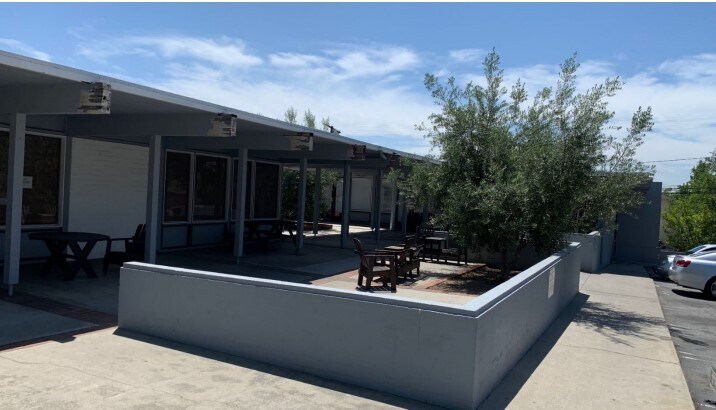 370 W Sierra Madre Blvd, Sierra Madre, CA à louer - Photo de l’immeuble – Image 3 sur 77