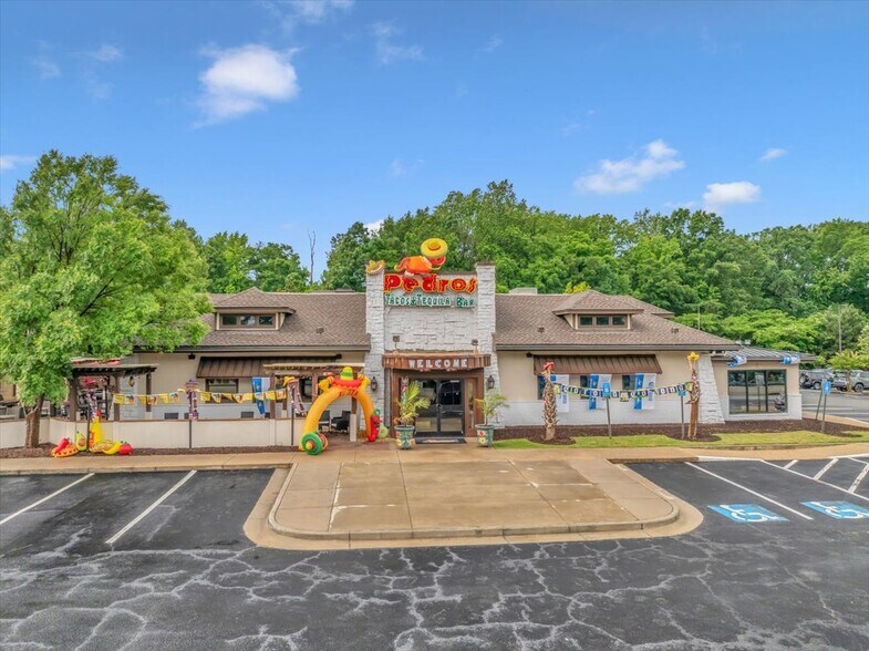 4040 Riverside Dr, Macon-Bibb, GA à vendre - Photo de l’immeuble – Image 1 sur 10