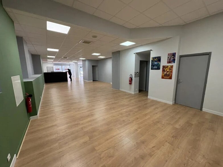 Local commercial dans Marseille à louer - Photo de l’immeuble – Image 2 sur 10