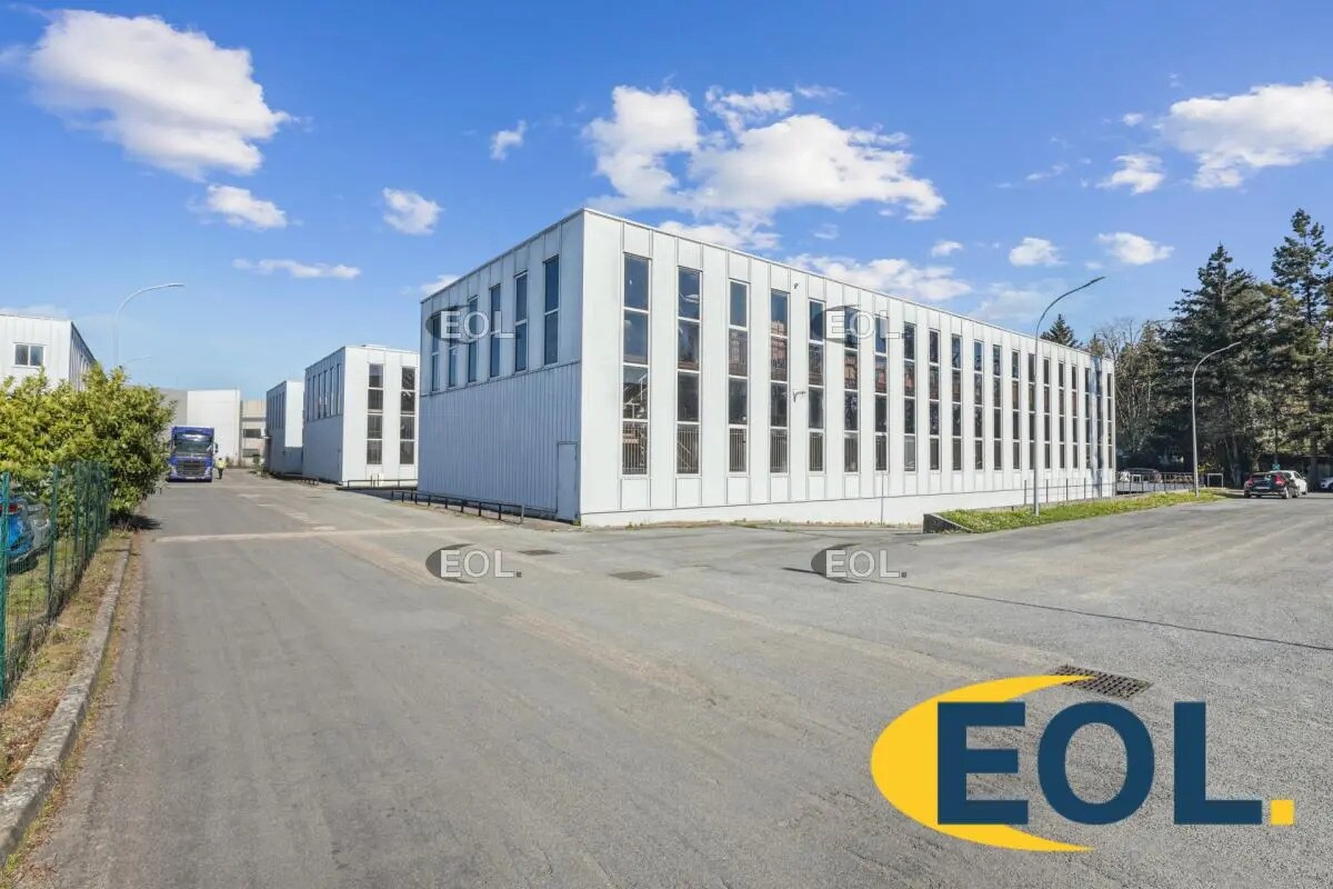 Local d'activités dans Les Loges-en-Josas à vendre Photo de l’immeuble– Image 1 sur 6