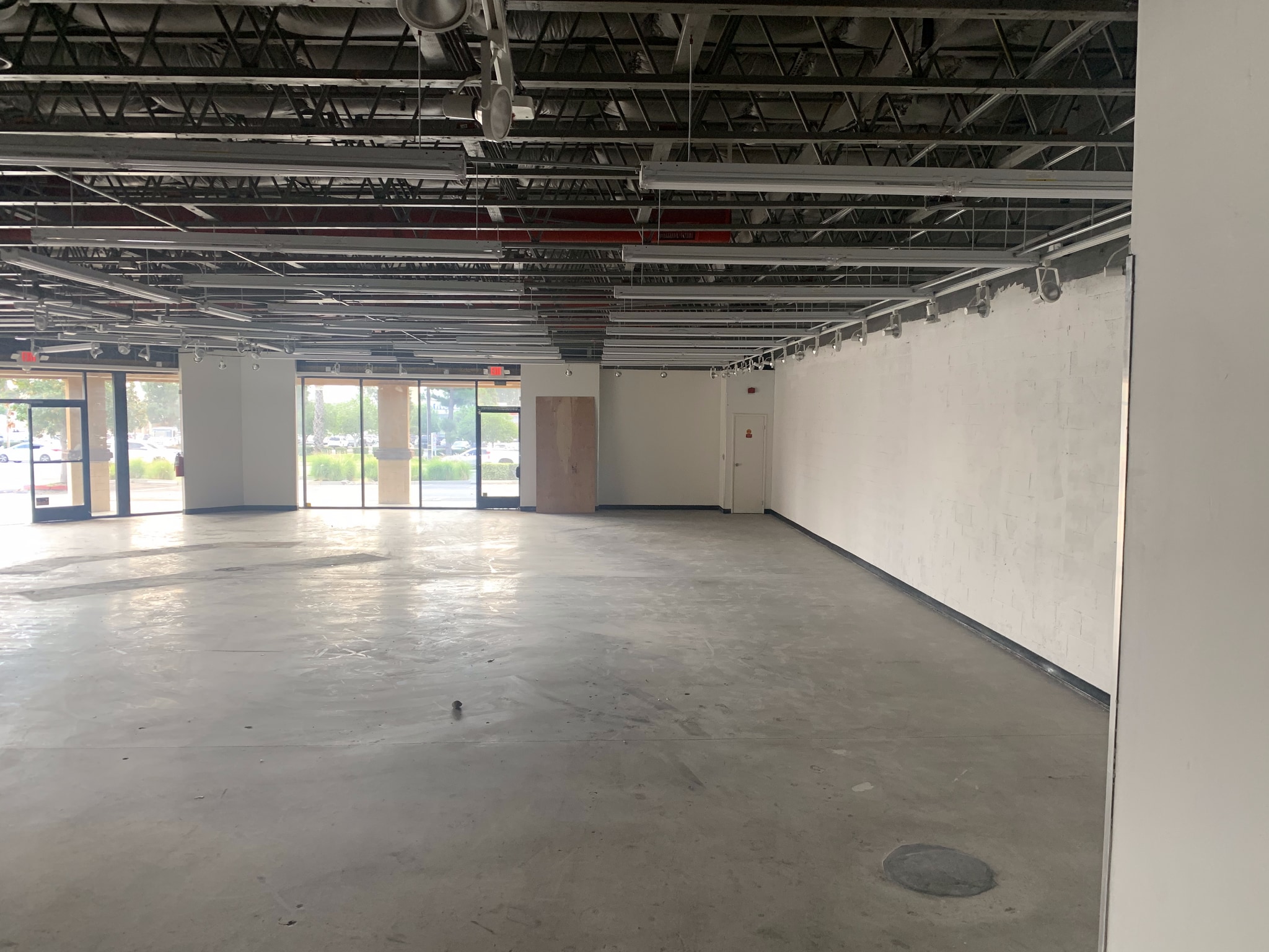 5402-5440 Moreno St, Montclair, CA à louer Photo de l’immeuble– Image 1 sur 13