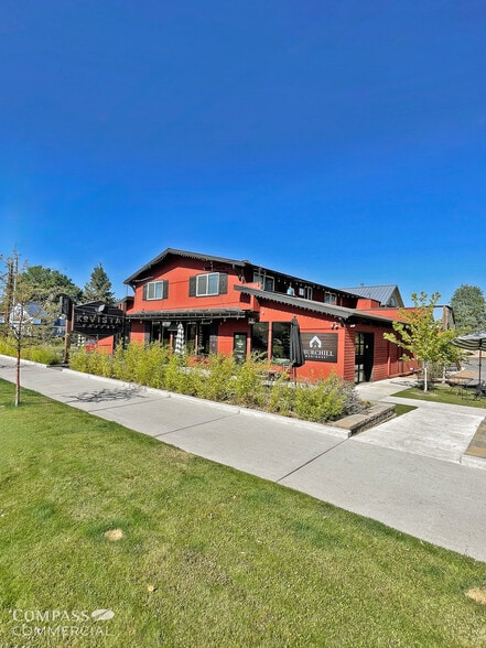 130 SW Century Dr, Bend, OR à louer - Photo principale – Image 1 sur 4
