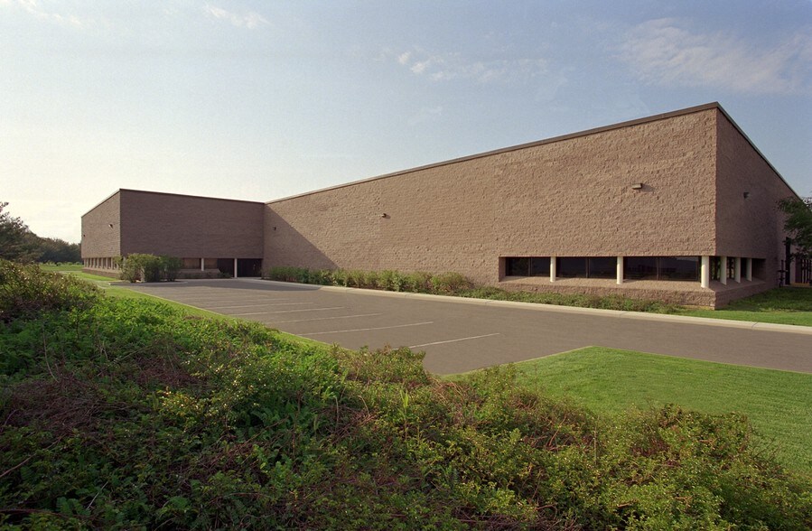 80 Stults Rd, South Brunswick, NJ à louer - Photo de l’immeuble – Image 3 sur 3