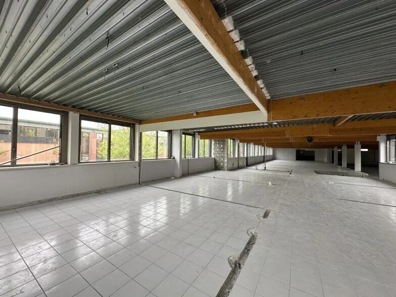 221 Rue Jean Rostand, Labège à louer - Photo de l’immeuble – Image 3 sur 9