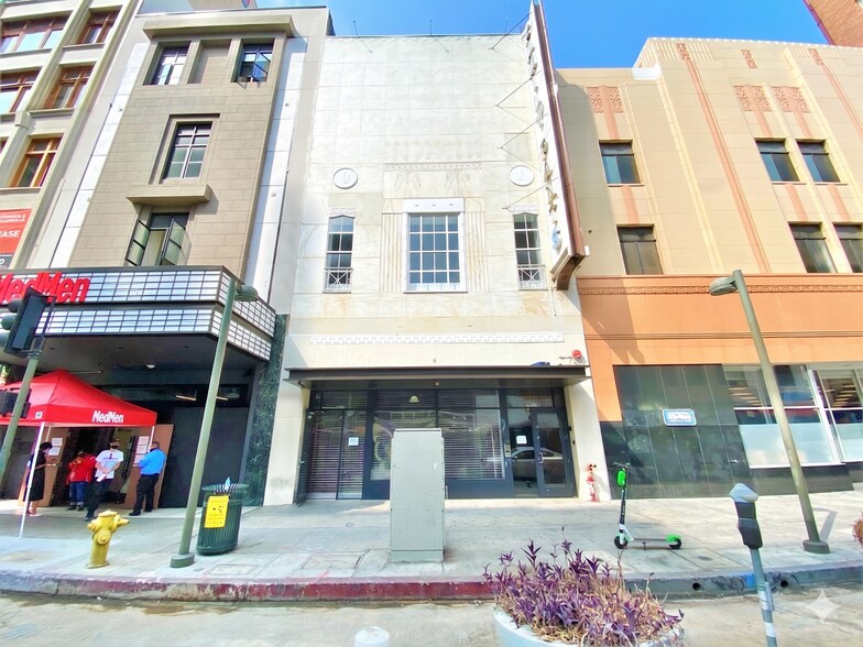 731 S Broadway, Los Angeles, CA à louer - Photo de l’immeuble – Image 2 sur 9