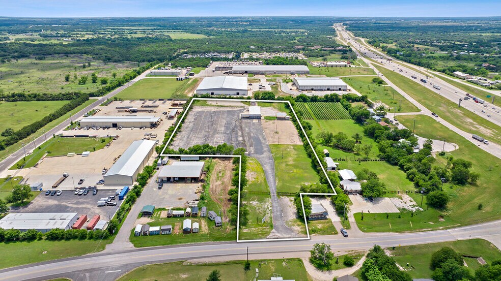 212 E Loop 121, Belton, TX à louer - Photo de l’immeuble – Image 1 sur 15