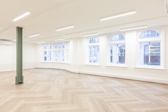 36-38 Mortimer St, Londres à louer Photo de l’immeuble– Image 2 sur 10