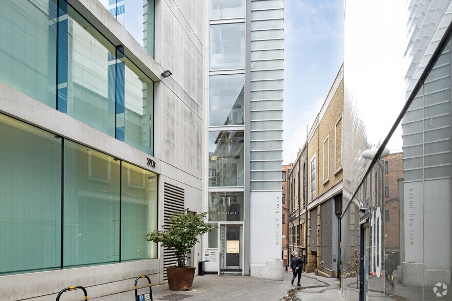 11 Hills Pl, Londres à louer - Photo de l’immeuble – Image 3 sur 34
