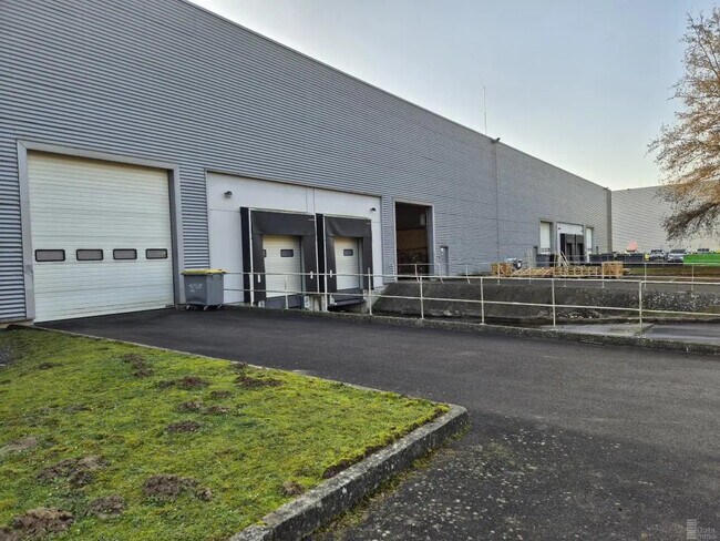 Plus de détails pour Industriel/Logistique à louer