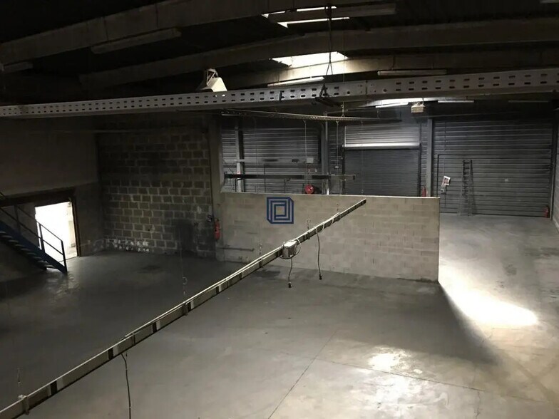 Industriel/Logistique dans Sucy-en-Brie à louer - Photo intérieure – Image 2 sur 3