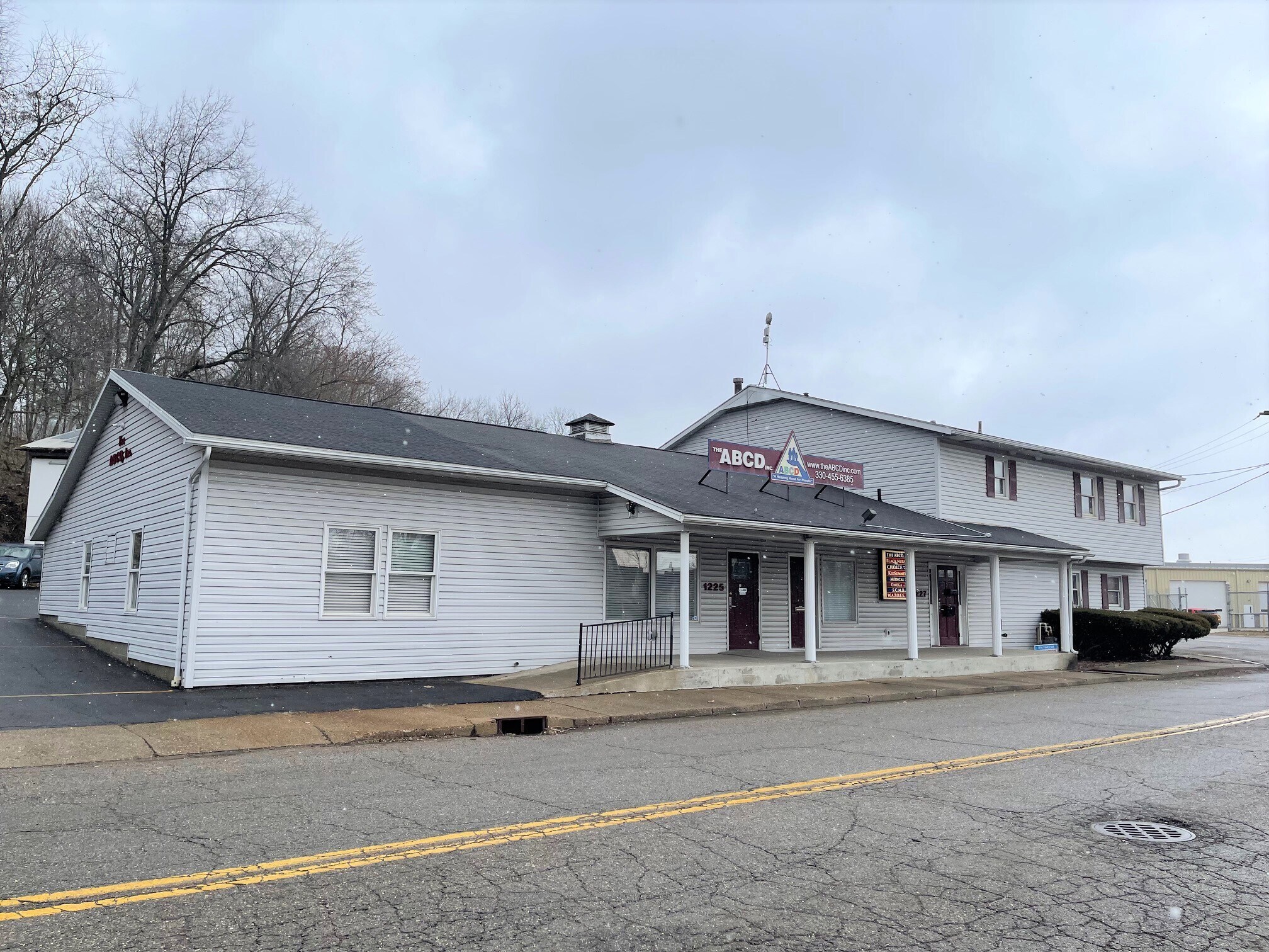 1225 Gross Ave NE, Canton, OH à vendre Photo principale– Image 1 sur 2