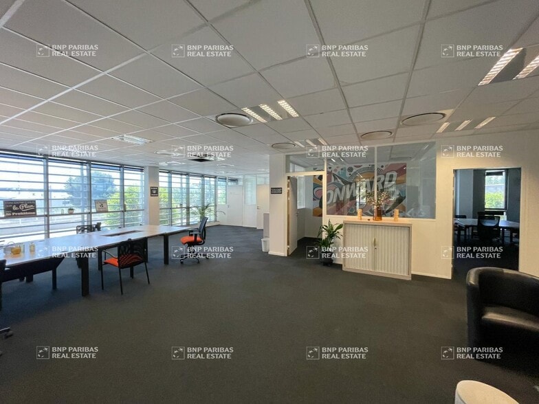 Bureau dans Marseille à louer - Photo de l’immeuble – Image 3 sur 17