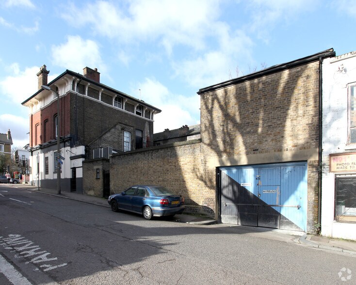 237 Lewisham Way, Londres à louer - Photo de l’immeuble – Image 2 sur 5