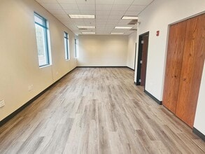 1603 Rock Creek Blvd, Joliet, IL à louer Photo intérieure– Image 2 sur 13