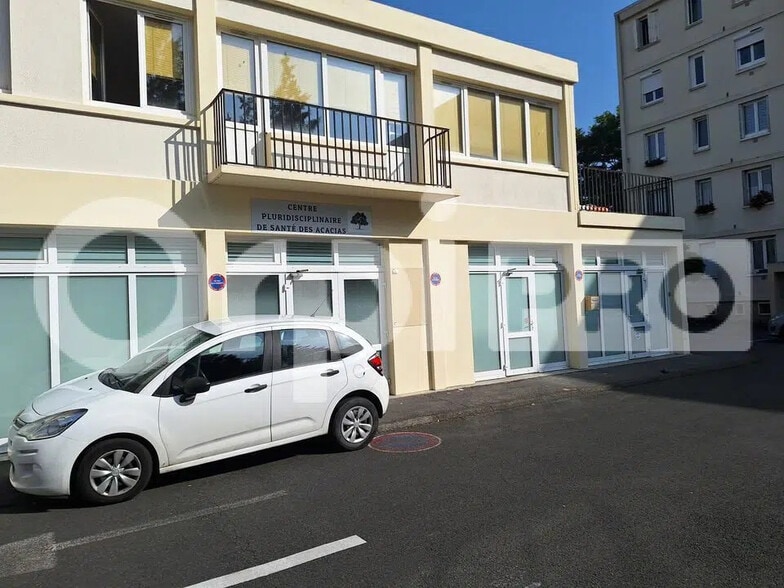 Bureau dans Compiègne à louer - Photo de l’immeuble – Image 1 sur 6