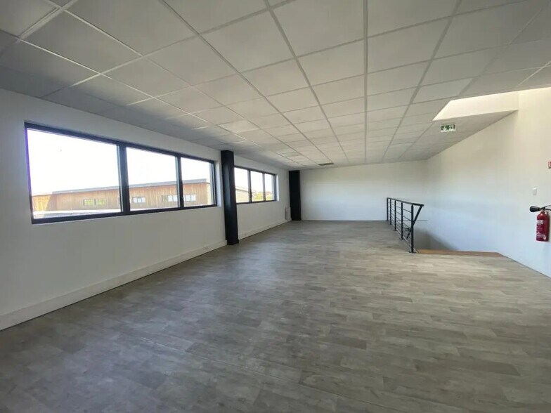 Local d’activités dans Cormeilles-en-Parisis à louer - Photo intérieure – Image 3 sur 13