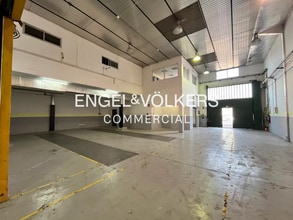 Industriel/Logistique dans Santa Perpètua de Mogoda, Barcelona à louer Photo intérieure– Image 1 sur 21