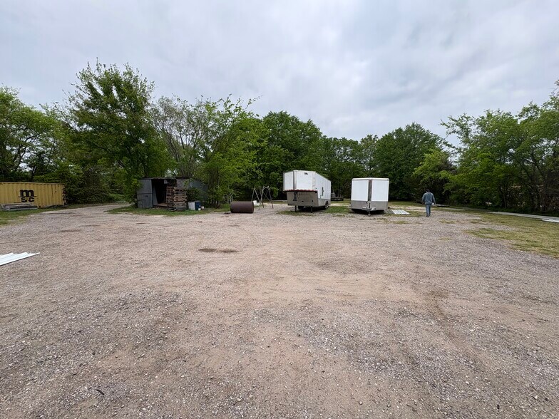 300 Aspen ln, Van, TX à louer - Photo de l’immeuble – Image 3 sur 15
