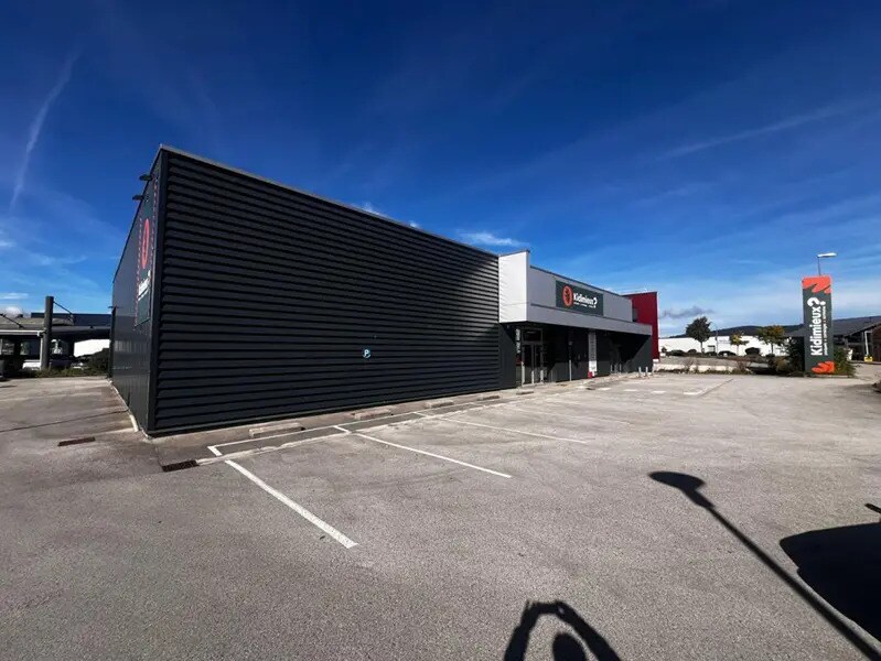 Local d'activités dans Pontarlier à vendre Photo de l’immeuble– Image 1 sur 4
