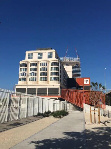 Bureau dans Marseille à louer - Photo de l’immeuble – Image 3 sur 24