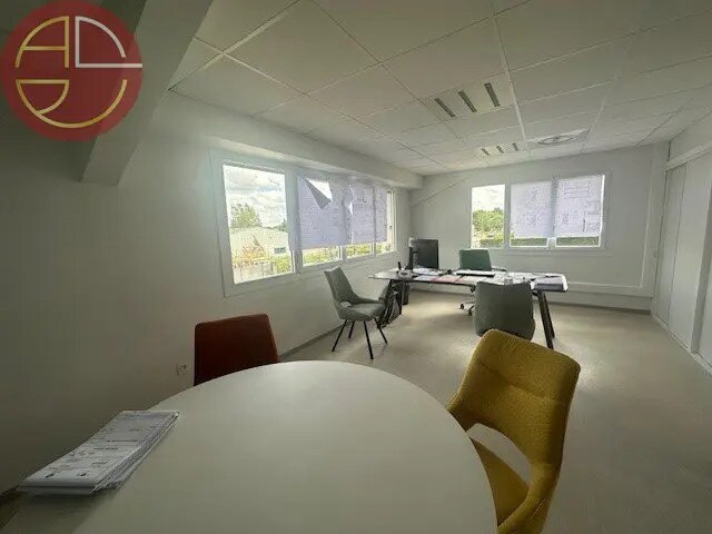 Plus de détails pour Bureau à louer